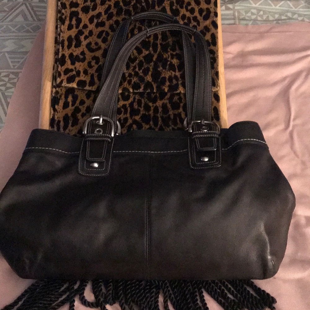 Designer Handbag - Picture 3 of 7